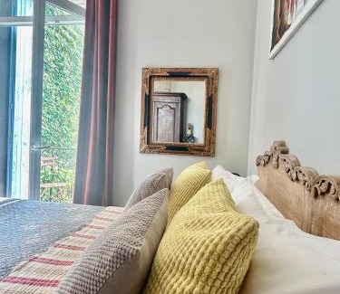Vias Bed & Breakfast | MAISON la BOHÈME Une parenthèse enchantée au cœur du charme, petit-déjeuner de rêve