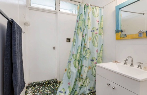 Mornington House | Maison La Plage - walk to the Beach