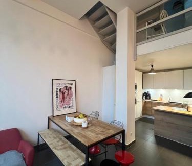 Quartier du Vieux-Pont - Sainte-Genevieve House | Maison loft chez Karyn