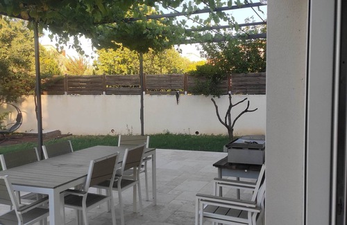 Serignan-du-Comtat House | Maison Moderne - Impasse Très Calme - 3min à Pied du Village et 5min de la Forêt