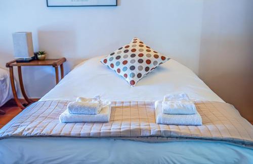 Chateauneuf-du-Pape Bed & Breakfast | Maison Pegau, 2 chambres au centre de Châteauneuf-du-Pape PEGAU B&B