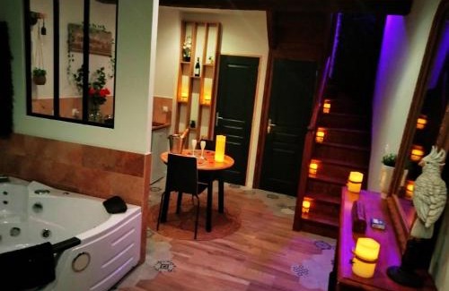 Montluel Villa | Maison Prestige Le Donjon des Plaisirs Jacuzzi