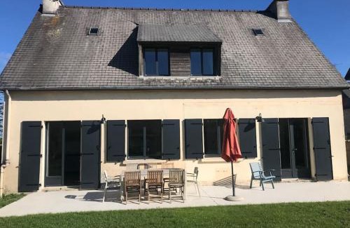Beaussais-sur-Mer House | Maison rénovée en centre-ville, à 5 min des plages