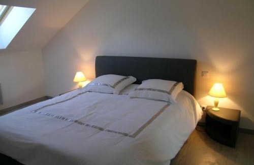 Urcay House | Maison rénovée près de la Forêt de Tronçais, grand jardin, cheminée, wifi, animaux acceptés - FR-1-489-128