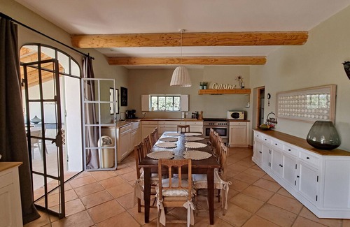 Pougnadoresse Villa | Maison Roquebeauresse – luxury & comfort in the Gard, with air conditioning, child & pet friendly