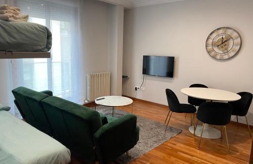 Leon City Centre Apartment | Maison San Isidoro - GARAJE y WIFI GRATUITO