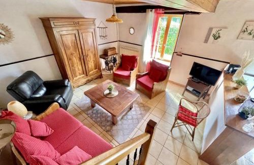 Saint-Aubin-le-Monial House | Maison spacieuse avec jardin clos - Animaux admis, proche Bourbon l'Archambault - FR-1-489-490