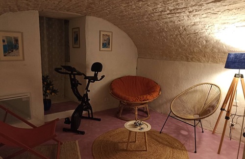 Fleurey-sur-Ouche House | Maisonnette de Charme au Bord du Canal de Bourgogne. Espace Détente et Sauna