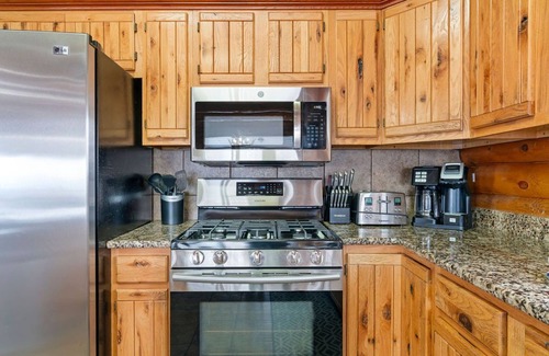 Fish Haven Cabin | Majestic lake views on 20 private acres with hot tub