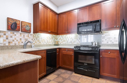La Quinta Villa | Majestic Mountain Views- 2 private patios- 2 bed/2 bath sleeps 6- 064225