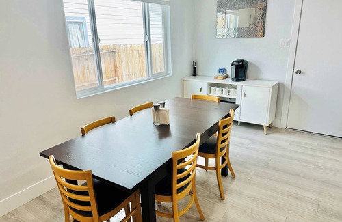 West University House | Majestic Reno Villa|/4Bedrooms/Sleeps14