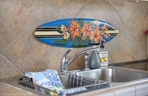 Makaha Condo | Makaha Shores Beach Front Ocean View Studio W/AC