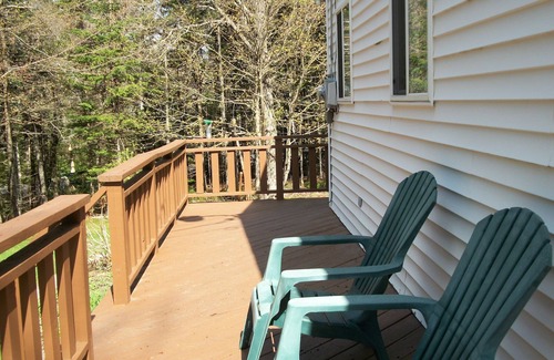 Town Hill House | Make your 2023 reservations now. Pet friendly.
