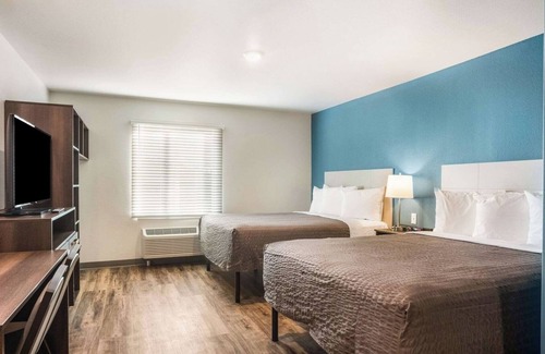 Newnan Hotel | Make Yourself at Home in a Three Clean Room w/Kitchen Near Top Attractions