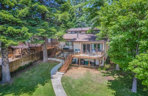Peninsula Village Condo | MAKING MEMORIES LAKESIDE family friendly 2-bedroom condo near all the action!