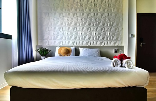 Maho Hotel | Making The Best Memories Along The Way! Near Maho Beach, Pet-Friendly, Parking