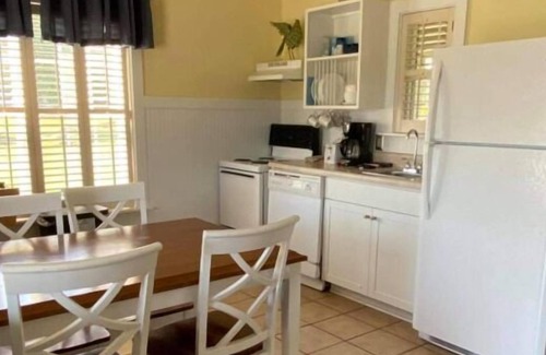 Longs House | Making The Best Memories Along The Way! Pool, Near Crown Park Golf Club