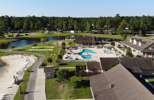 Longs House | Making The Best Memories Along The Way! Pool, Near Crown Park Golf Club
