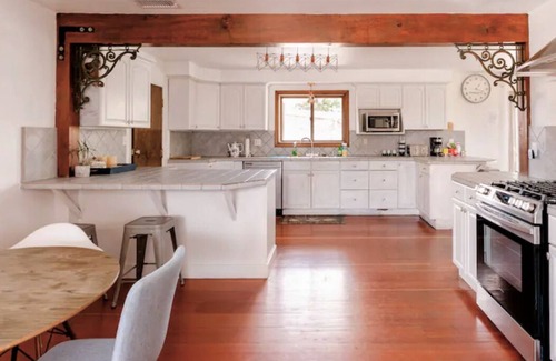Central Malibu Other | Malibu Ocean Villa with King Hot Tub Beach BBQ