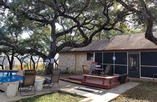 San Antonio House | Malibu Ranch is a place to come and enjoy the luxury & the peaceful surrounding
