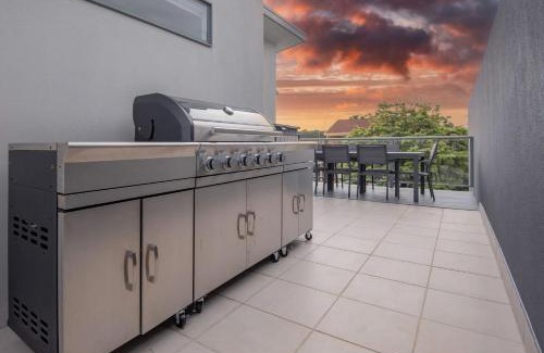 Maloneys Beach House | Maloneys Beach Views 3 Bed Home