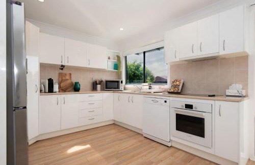 Maloneys Beach House | Maloneys Beach Views 3 Bed Home