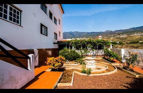 Las Cuevecitas House | Malpais de Candelaria Villa with Pool