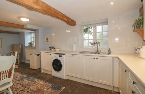Bishops Castle Cottage | MALT HOUSE, family friendly, with a garden in Bishop's Castle