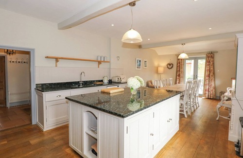 Heacham Cottage | MALTHOUSE FARM, pet friendly, character holiday cottage in Heacham