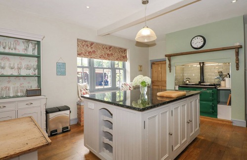 Heacham Cottage | MALTHOUSE FARM, pet friendly, character holiday cottage in Heacham