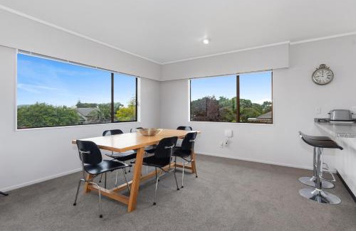 One Tree Point House | Manaia View - One Tree Point Holiday Home