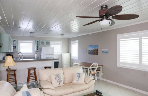 Stuart House | Manatee Pocket Guest Cottage