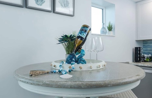 Cape Harbour Apartment | Manatee Suite 1 Funky Fish House at Cape Harbour