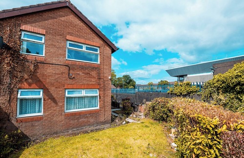 Salford House | Manchester Family/Worker Retreat:Parking, AO Arena, Co-op Live,H-Park & Stadiums