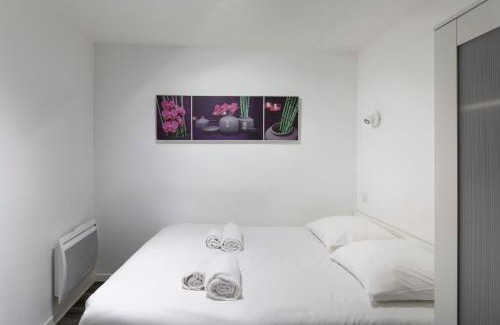 Centre Apartment | MANDCHOU by Cocoonr