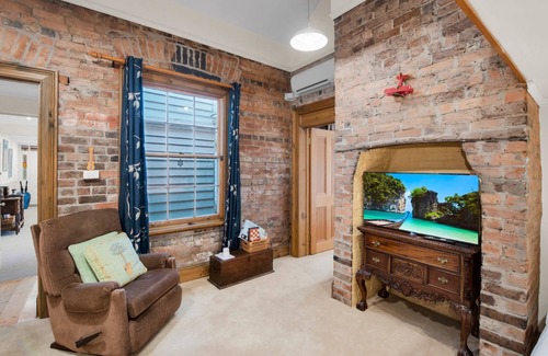 Launceston CBD House | Manee's On Elphin 1BR fully self-contained