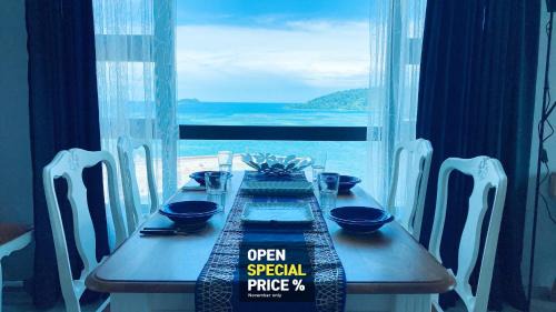 Downtown Kota Kinabalu Apartment | Mango House-PanoramaSeaView I Biggest unit I Wifi I WaterFilter I Latex I Gym-JQ