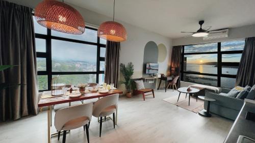 Downtown Kota Kinabalu Apartment | Mango House6-Highest floor I Biggest unit I SeaView I Waterfilter I Wifi-JQ