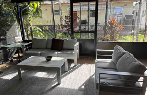 Little Havana Apartment | Mango Private Room