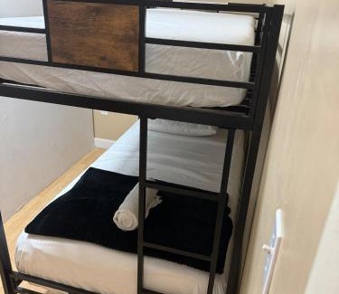 Little Havana Apartment | Mango Private Room