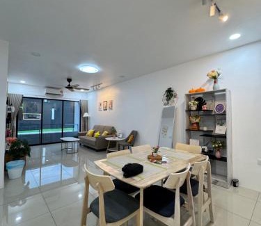 Kampung Kuala Pari Apartment | Manhattan Condominium Ipoh' Rachel