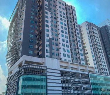 Tebrau Apartment | Manhattan Theme Suite by Nest Home at Austin Heights