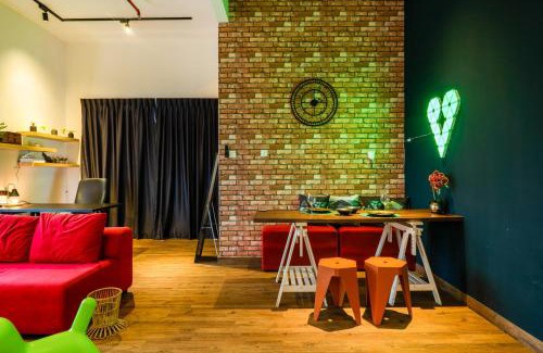 Tebrau Apartment | Manhattan Theme Suite by Nest Home at Austin Heights