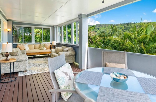 Manoa House | Manoa Valley A 2BR/1bath downstairs duplex