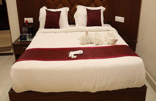 Madurai Hotel | Manopriya Residency by Azalea