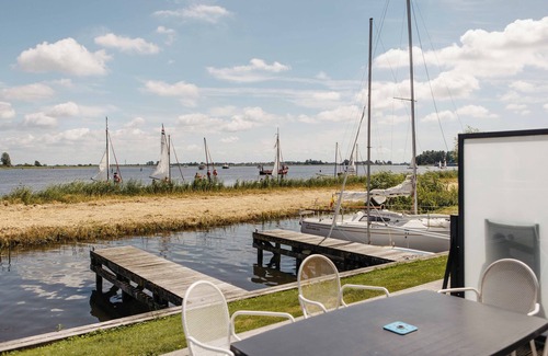 Heeg House | Manor house with character and views over Lake Heeger