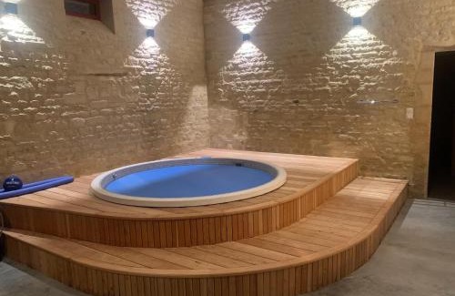 Ponts sur Seulles House | Manor in Normandy with Spa and Pool