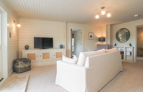 Clitheroe House | MANOR LODGE, family friendly, character holiday cottage in Clitheroe