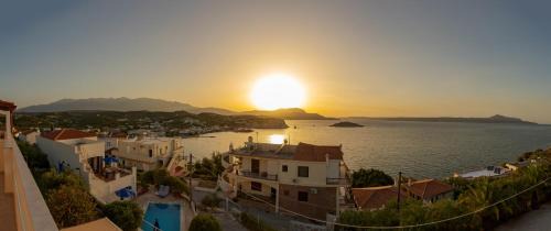 Plaka Apartment | Manos Apartments