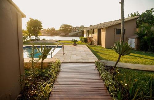 Pero House | Mansão com quintal amplo em Cabo Frio-Ogiva
